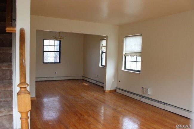 Building Photo - 20 Cherry Brook Pl S