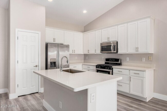 Foto del edificio - 23409 N 25th Terrace