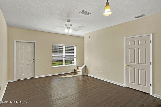 Building Photo - 1205 Southern Stream Ct