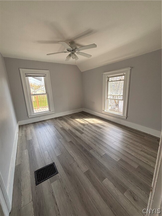 Foto del edificio - 836 Leray St