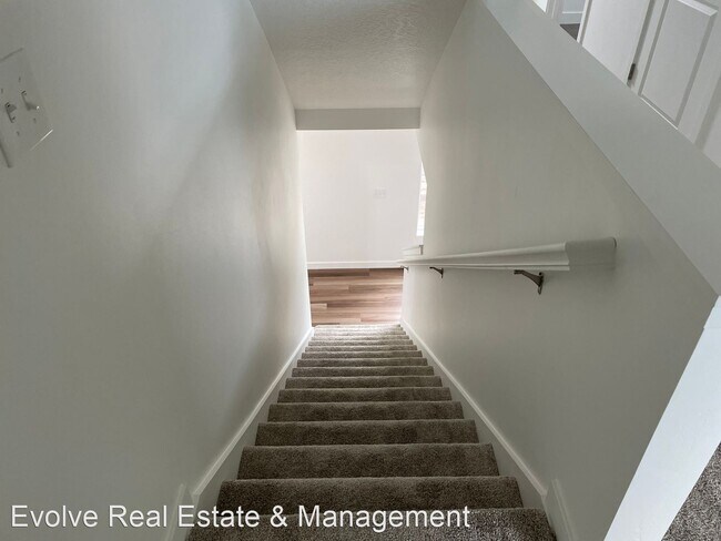 Building Photo - 3 br, 2.5 bath House - 4247 W Bromwell Court