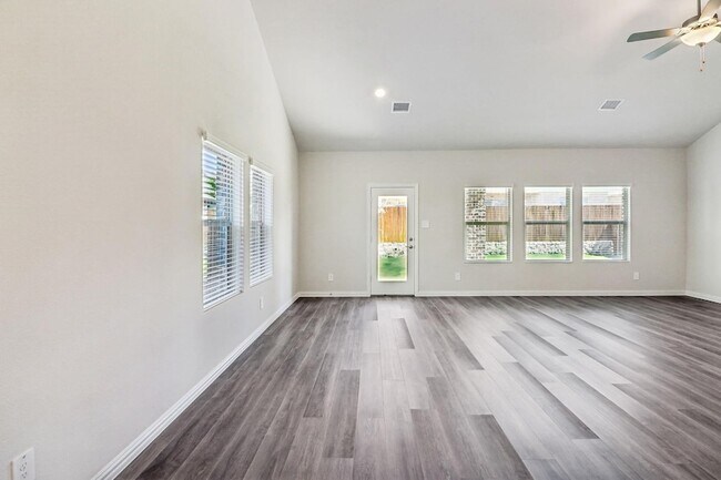Foto del edificio - 701 Easthill Dr