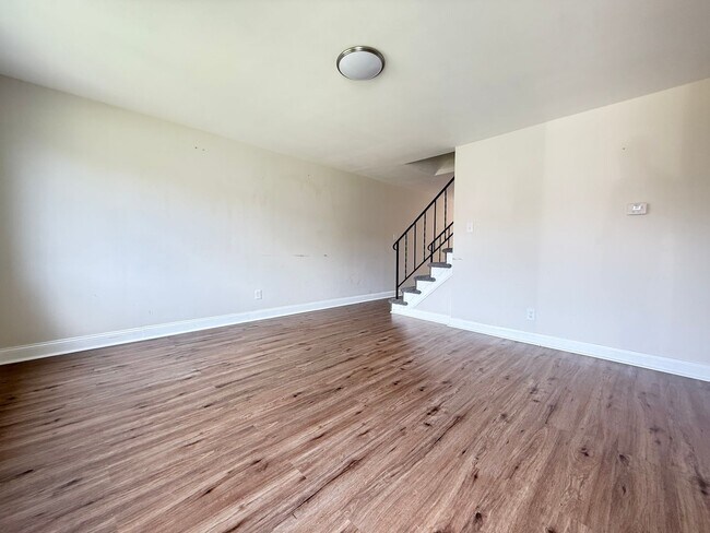 Foto del edificio - Four-Bedroom House in Parkville