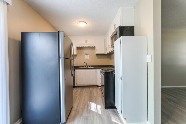 Building Photo - 2520 S Crescent Ave
