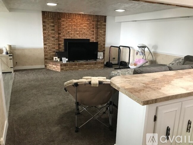 Foto del edificio - 1561 N 700 E