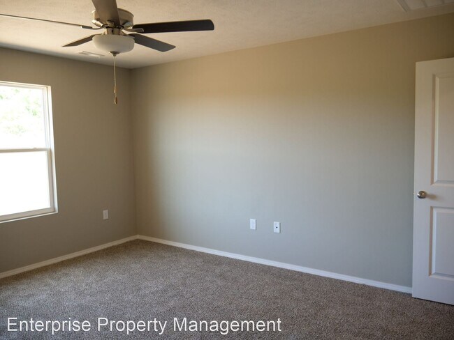 Building Photo - 4 br, 2 bath House - 144 Silver Maples Dr
