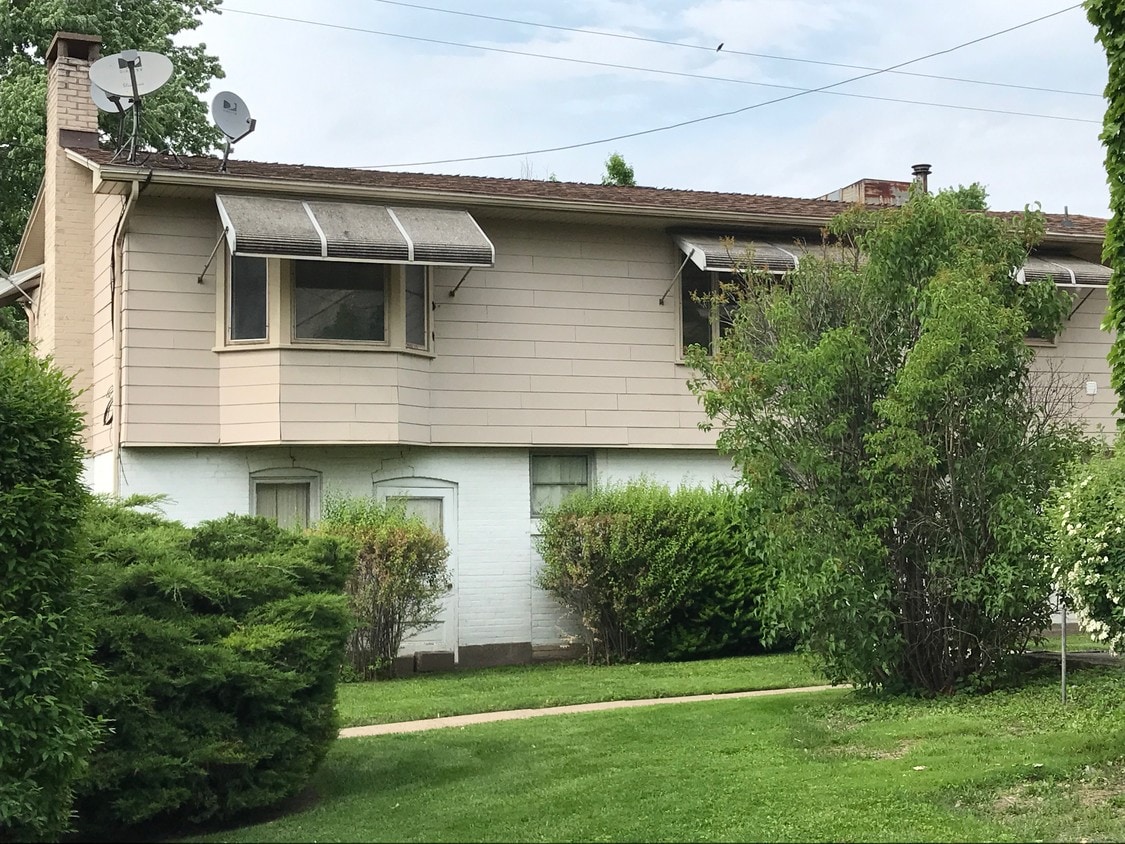 444 5th Ave S, Clinton, IA 52732 Apartments in Clinton, IA