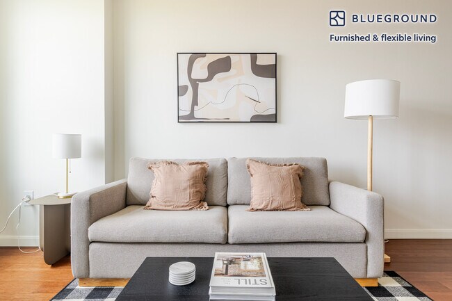 Foto del edificio - 100 Landsdowne St