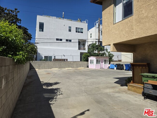 Foto del edificio - 1233 Tamarind Ave