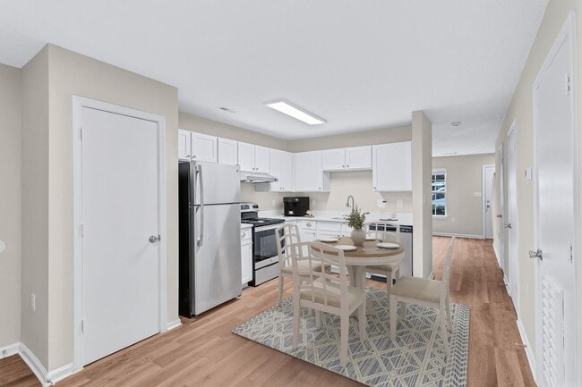 Foto del edificio - Willow Bend Townhomes