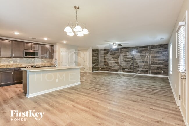 Foto del edificio - 304 Sportsman Dr