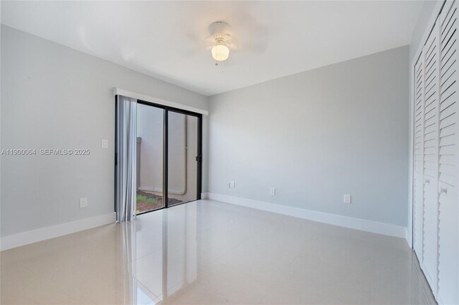 Room - 7424 SW 106th Pl