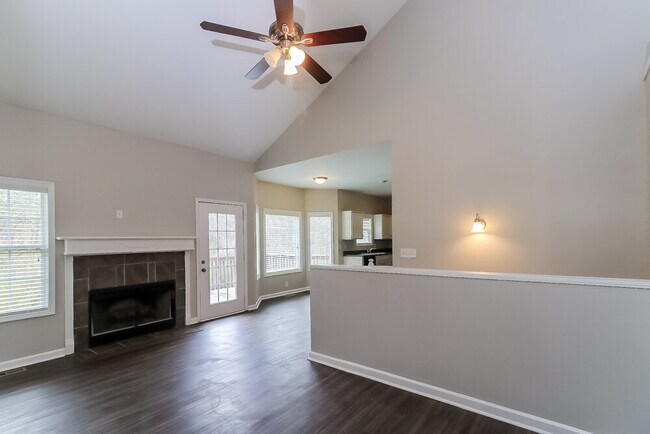Building Photo - 36 Hickory Hollow SW