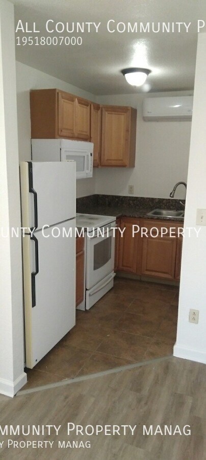 Building Photo - 1 Bed 1 Bath Apartment in Twentynine Palms...