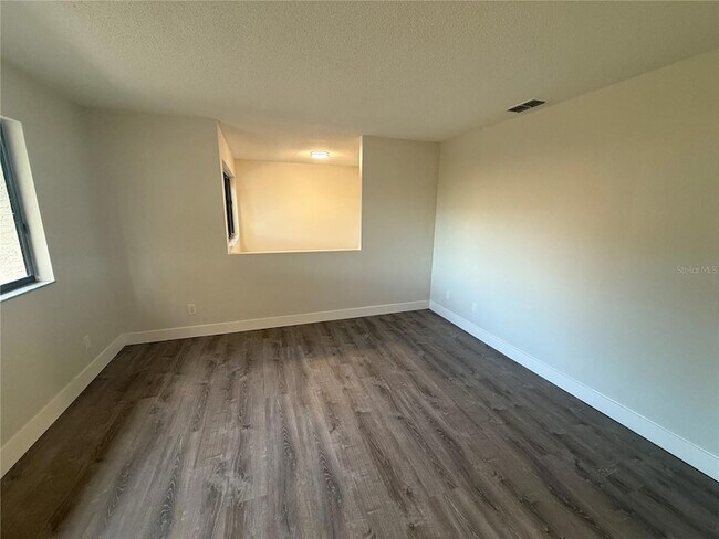 Foto del edificio - 9744 Tattersall Ave