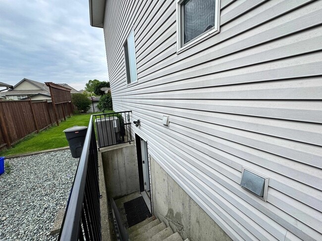 Building Photo - 27033-27024 24 Ave