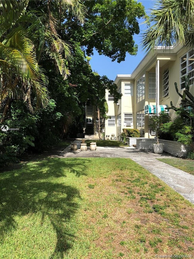 Foto del edificio - 9350 E Bay Harbor Dr