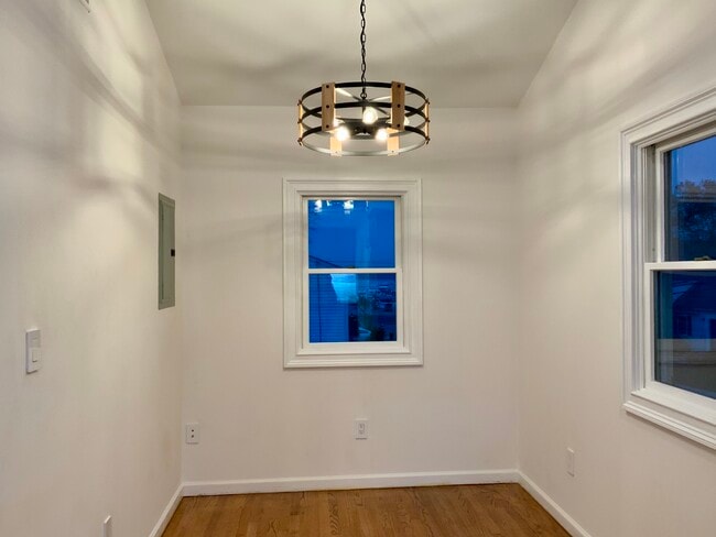 Foto del edificio - 22 Oldwood Rd