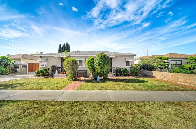 Foto del edificio - 17917 Evelyn Ave