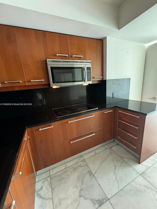 Foto del edificio - 1331 Brickell Bay Dr