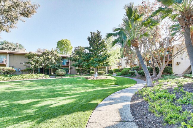 Building Photo - Mediterranean Village Costa Mesa