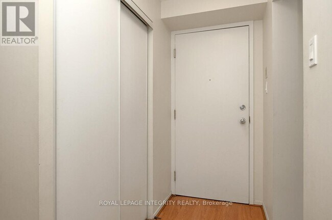Building Photo - 1025-1025 Grenon Ave