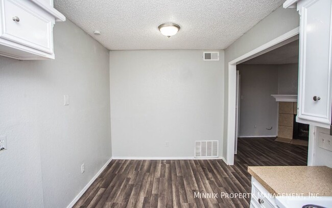 Foto del edificio - 7402 Waco Ave