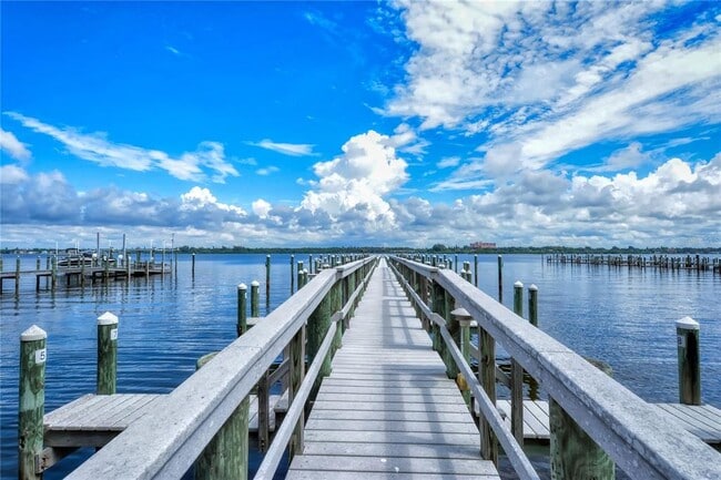 Building Photo - 8625 Midnight Pass Rd