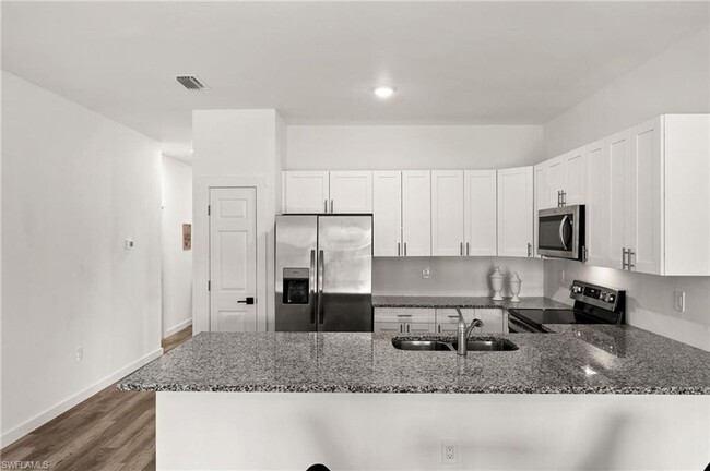 Building Photo - 5225/5227 24th St SW