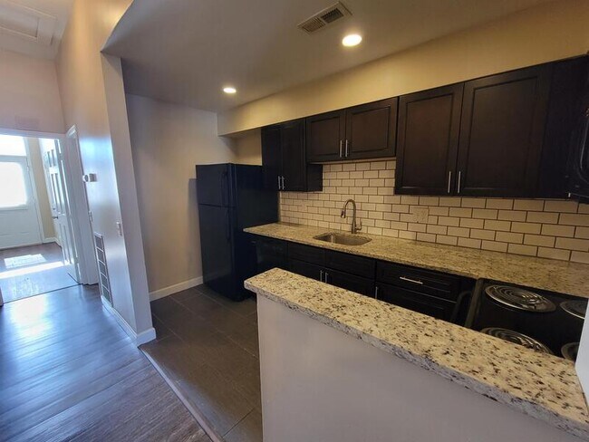 Building Photo - 3838 Folsom Ave
