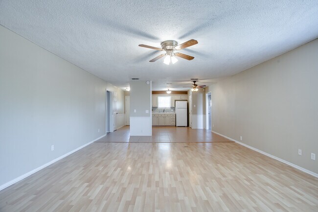 Foto del edificio - Cute 3/2/2 Recently Redone