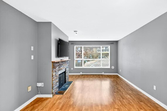 Building Photo - 2551 Parkview Ln