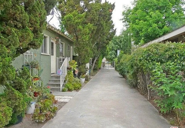 Building Photo - 6636 Gaviota Ave