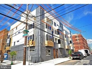 Building Photo - 904 N 16th St