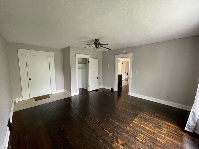 Building Photo - 3 br, 1 bath House - 3427 1/2 State St