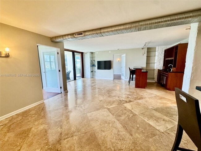 Building Photo - 1901 Brickell Ave