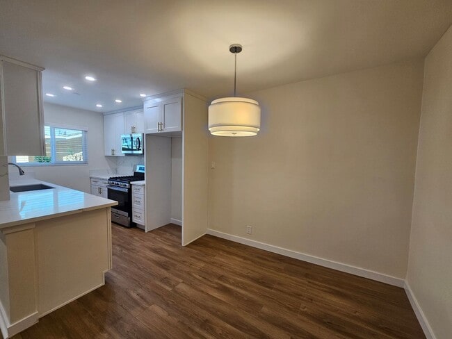 Foto del edificio - 561 E Orange Grove Ave