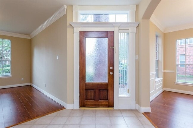 Building Photo - 5918 Union Springs