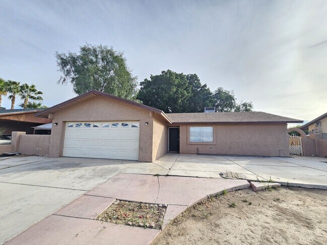Building Photo - 4417 W 16th Ln