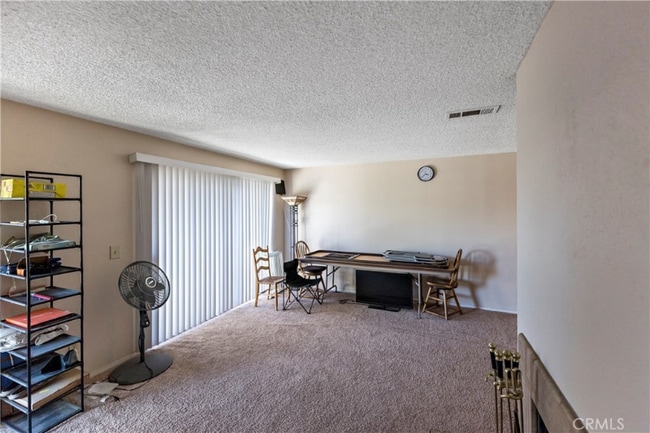 Building Photo - 4494 N Valentine Ave