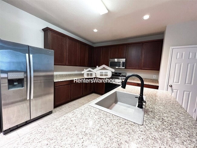 Building Photo - 1617 Totem Pole Way