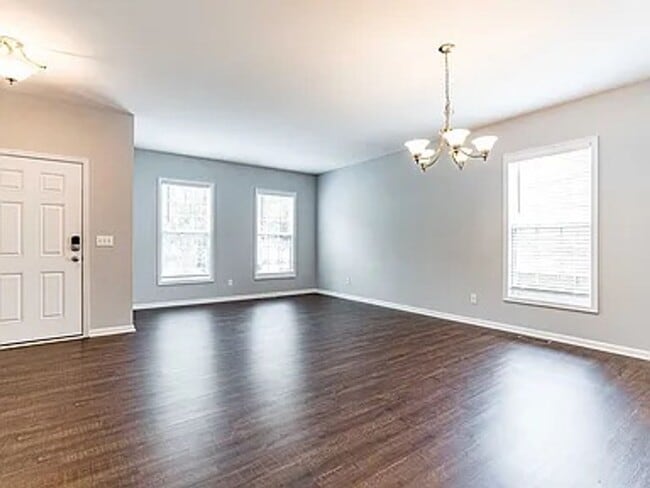 Foto del edificio - Stunning 3BD, 2.5BA Raleigh Home in the Prestigious Eagle Ridge Golf Community with Premier Ameni...