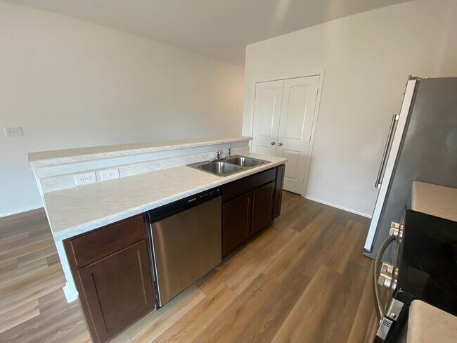 Foto del edificio - 4 Bedroom, 2 Bathroom home in Valley View School District!