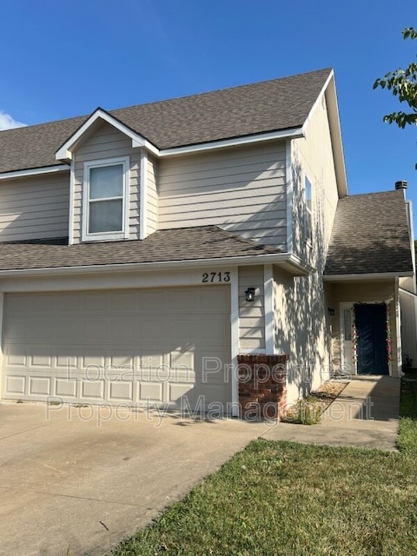Building Photo - 2713 Grand Cir