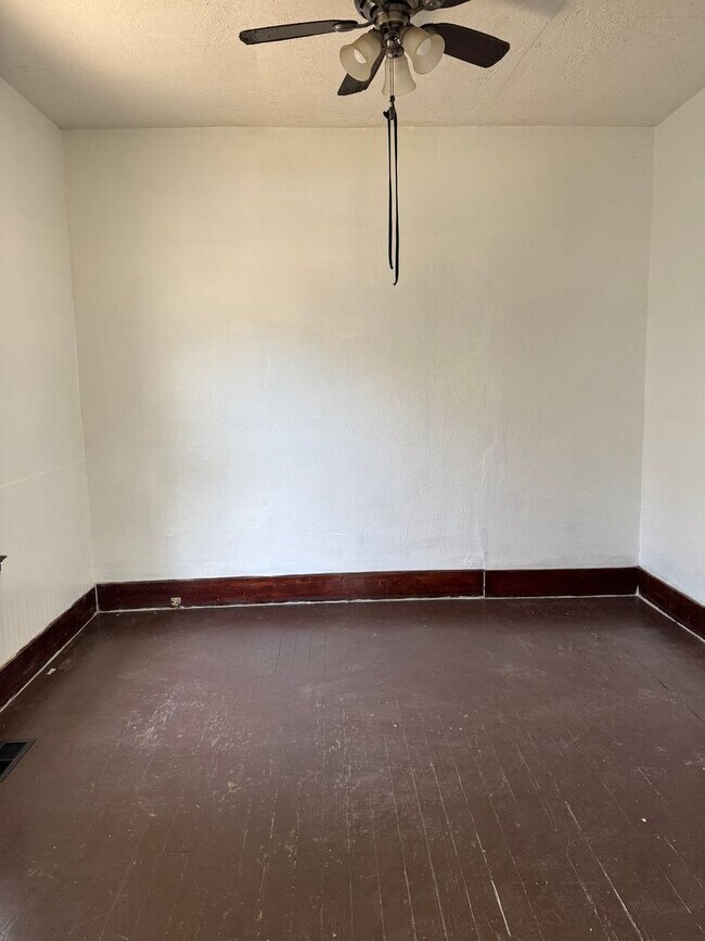Foto del edificio - 2 Bedroom 1 Bath Home $1000.00