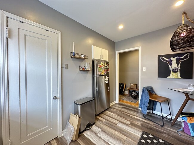 Foto del edificio - 5516 N Kenmore Ave