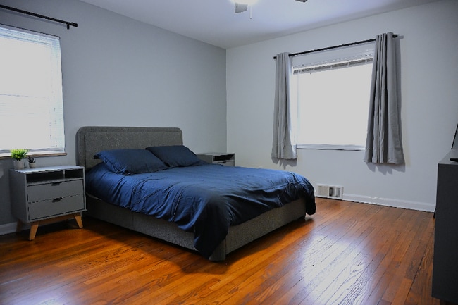 Building Photo - 21 Lake St