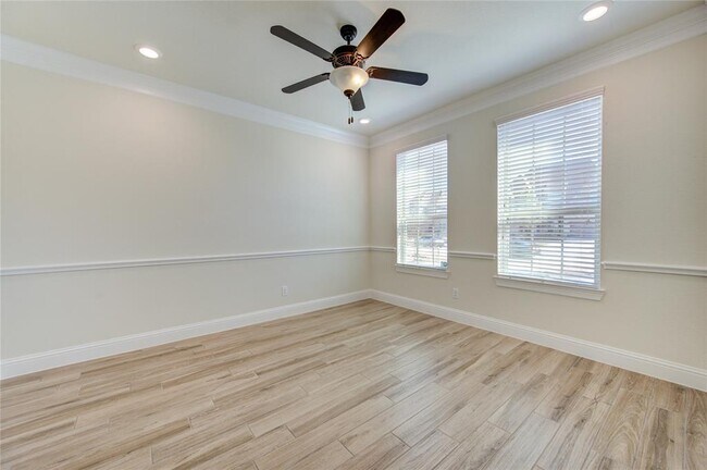 Foto del edificio - 2802 Mayfield Ridge Ln