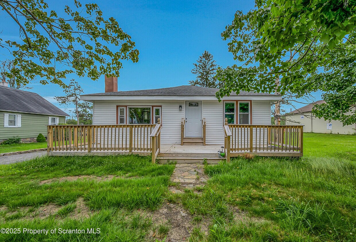 Foto principal - 664 Laurel Dr