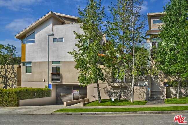 Foto del edificio - 11815 Laurelwood Dr